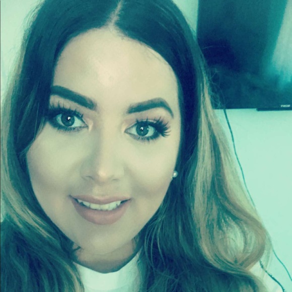 Meet your Posher, Raquel - Picture 1 of 1